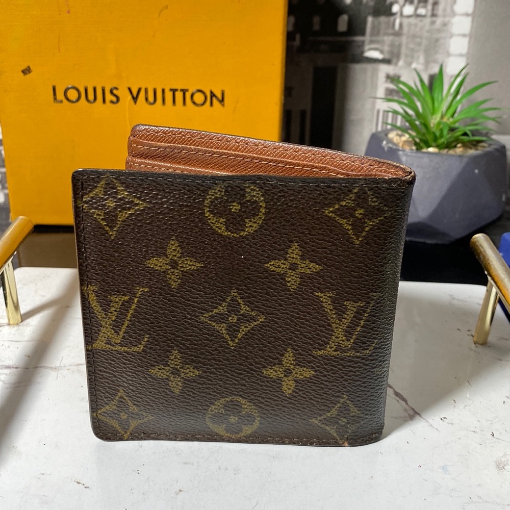 Authentic Louis Vuitton Monogram Bifold Marco Wallet - Picture 2 of 13